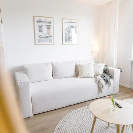Zentrum - Happyhome - Direkt In Der Porschestrasse, 5 Personen & Kind, 3 Betten Apartman