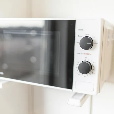 Zentrum - Happyhome - Direkt In Der Porschestrasse, 5 Personen & Kind, 3 Betten * Wolfsburg