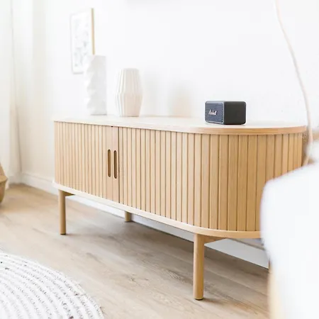Zentrum - Happyhome - Direkt In Der Porschestrasse, 5 Personen & Kind, 3 Betten *