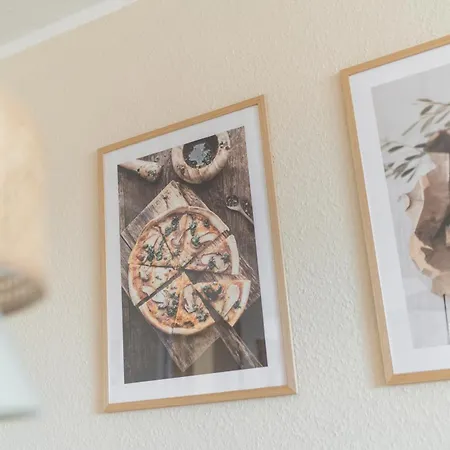 Zentrum - Happyhome - Direkt In Der Porschestrasse, 5 Personen & Kind, 3 Betten * Wolfsbourg