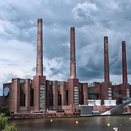 Zentrum - Happyhome - Direkt In Der Porschestrasse, 5 Personen & Kind, 3 Betten * Wolfsbourg