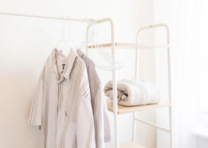 Zentrum - Happyhome - Direkt In Der Porschestrasse, 5 Personen & Kind, 3 Betten *