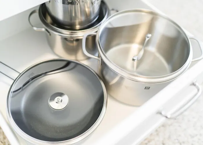 Zentrum - Happyhome - Direkt In Der Porschestrasse, 5 Personen & Kind, 3 Betten