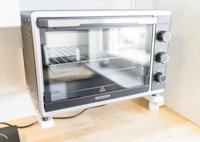 Apartman Zentrum - Happyhome - Direkt In Der Porschestrasse, 5 Personen & Kind, 3 Betten *